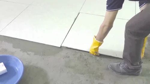 MYK LATICRETE 315 Plus Premium Floor And Wall MYK Tile Adhesive- White 20Kg Bag - Image 4