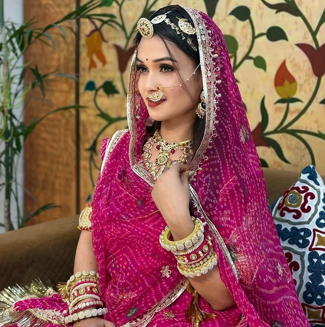 ✨Maharani Pink Boutique Bandhej Wedding Poshak Set✨ - Image 4