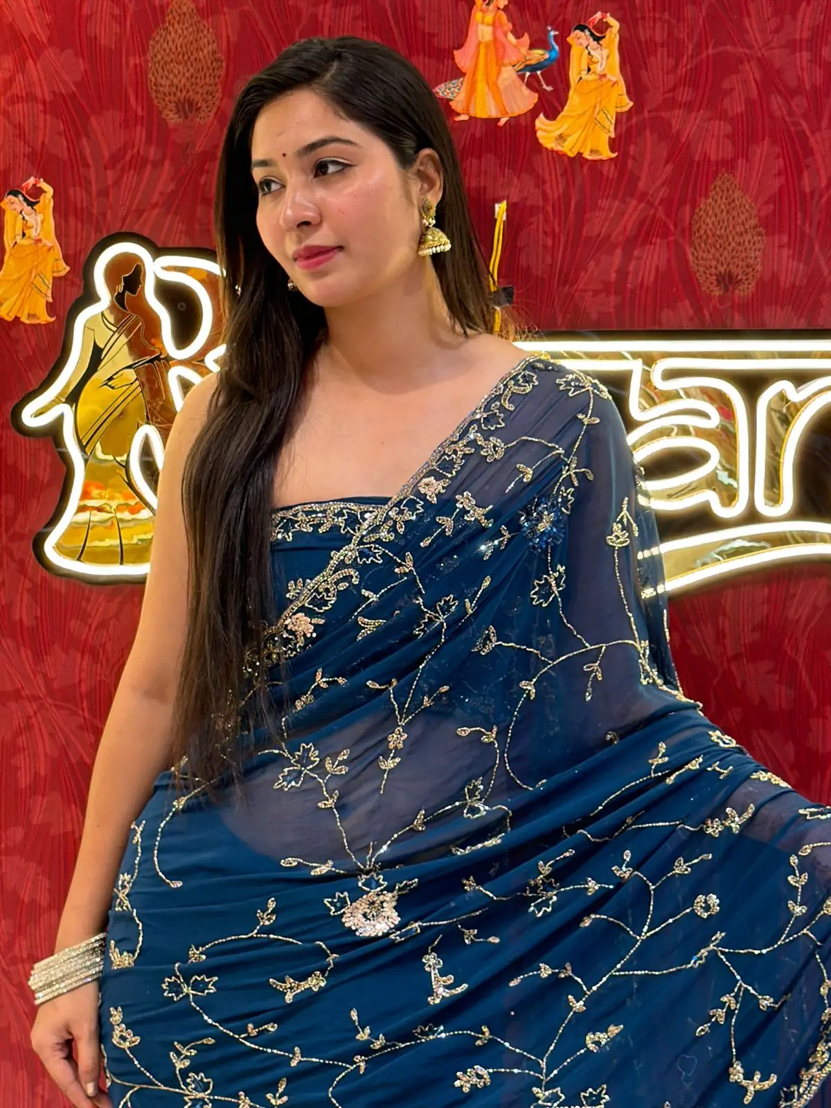 Sequence Flowers Saree - Image 5