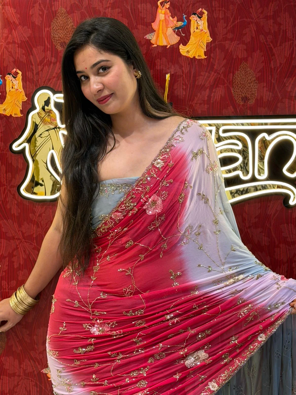 Sequence Flowers Saree - Image 15